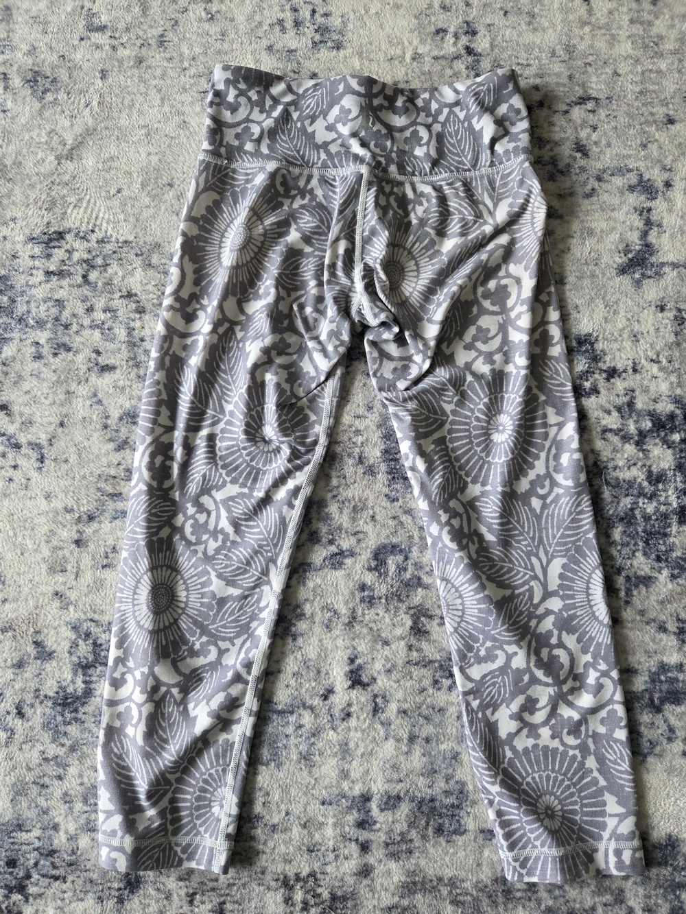 Lululemon Wunder Under Crop leggings in the Beachy Floral White Fossil Print